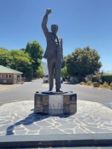 Nelson Mandela leaves prison