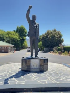 Nelson Mandela leaves prison